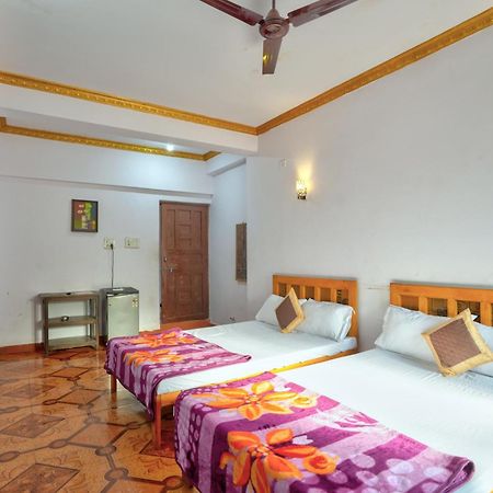 Om Sai Guest House Calangute Ngoại thất bức ảnh